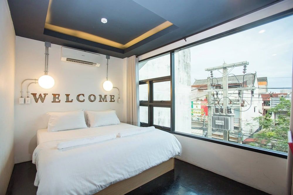 undefined Give Me 5 Hostel 5