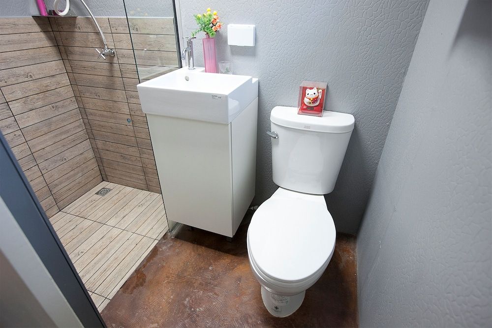 WH Hostel Classic Double or Twin Room 2