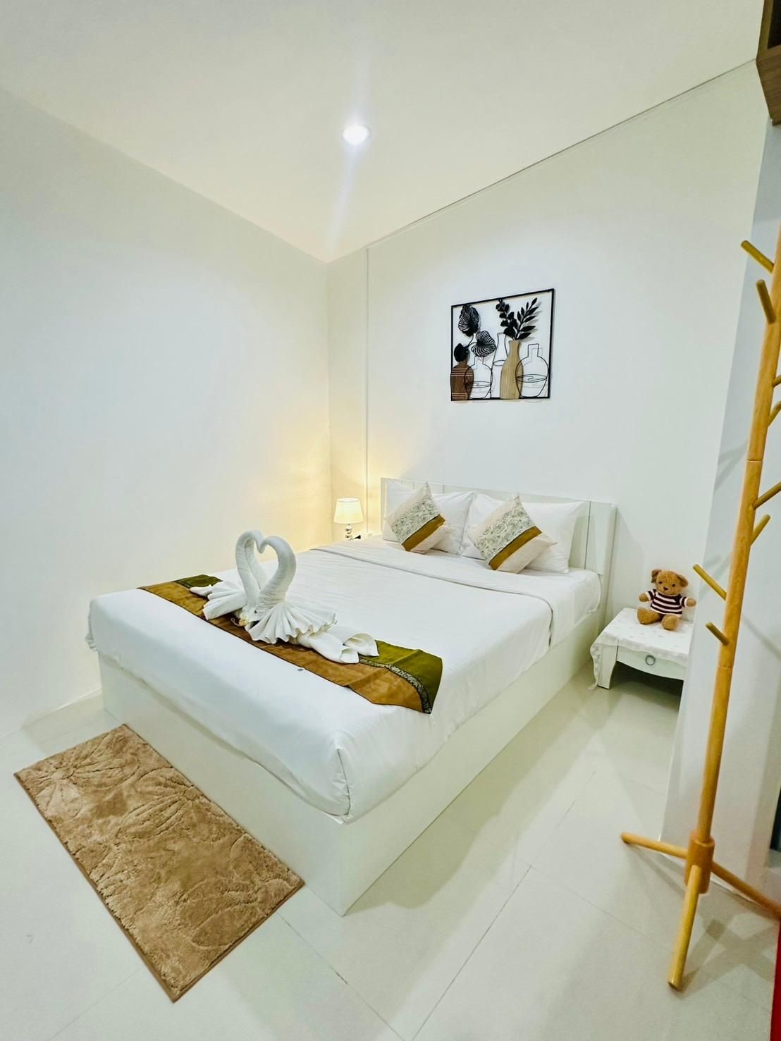 undefined J and N Mansion 2 4