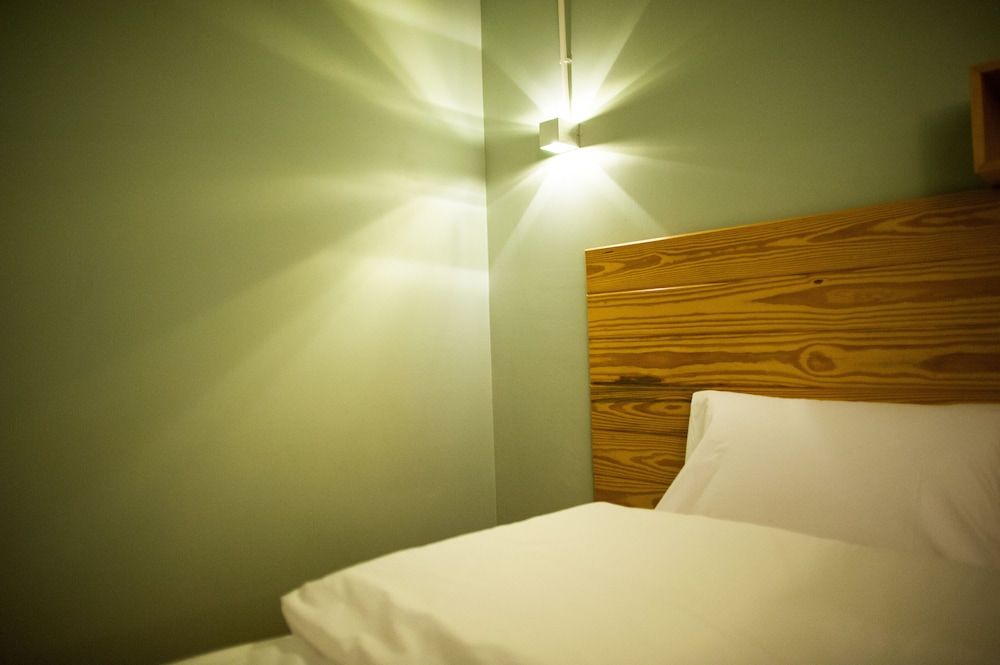 KENCOZY accommodation Superior Twin Bedroom 8