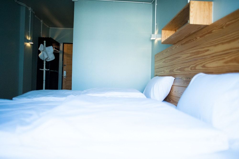 KENCOZY accommodation Superior Twin Bedroom 2