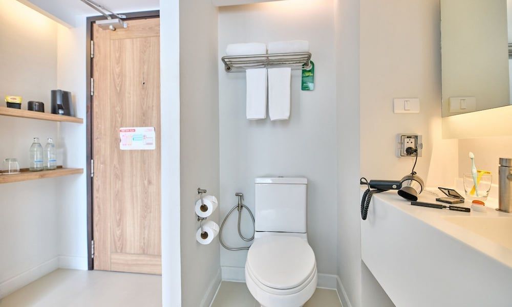Lub d Phuket Patong The Compact King - Superior King Room 9