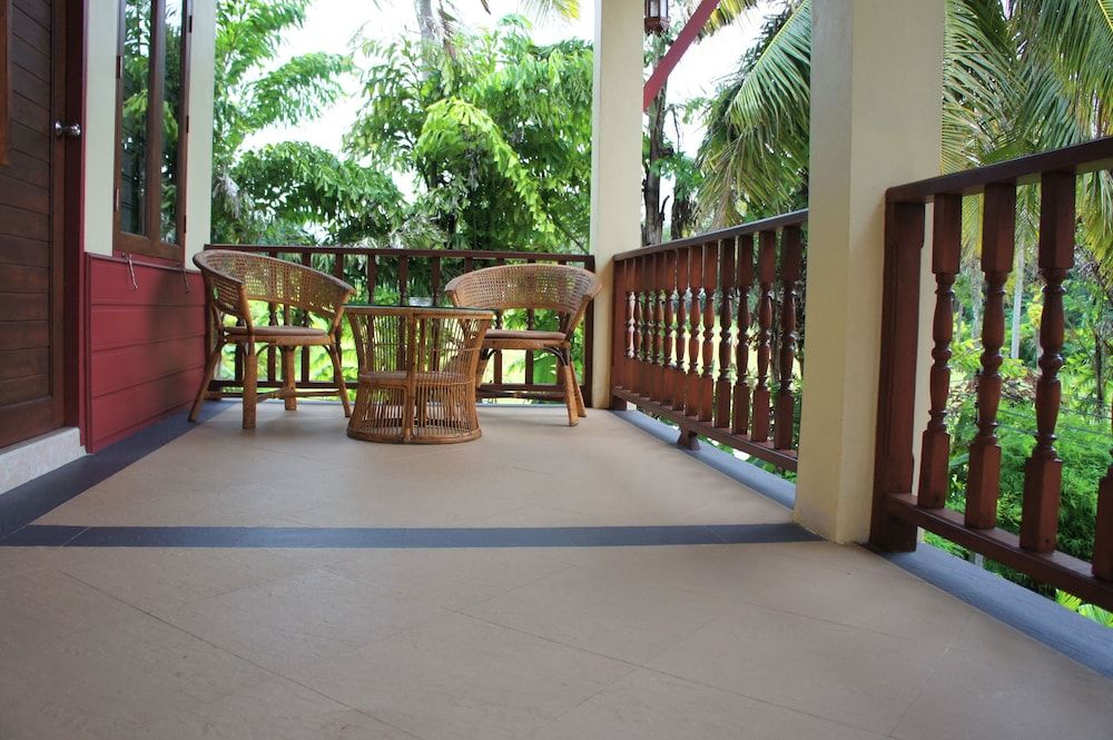 Palm Village Design House 5