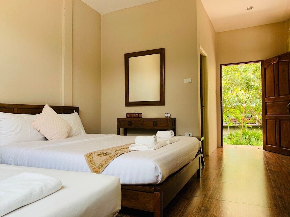 Deluxe Triple Room, Garden View
