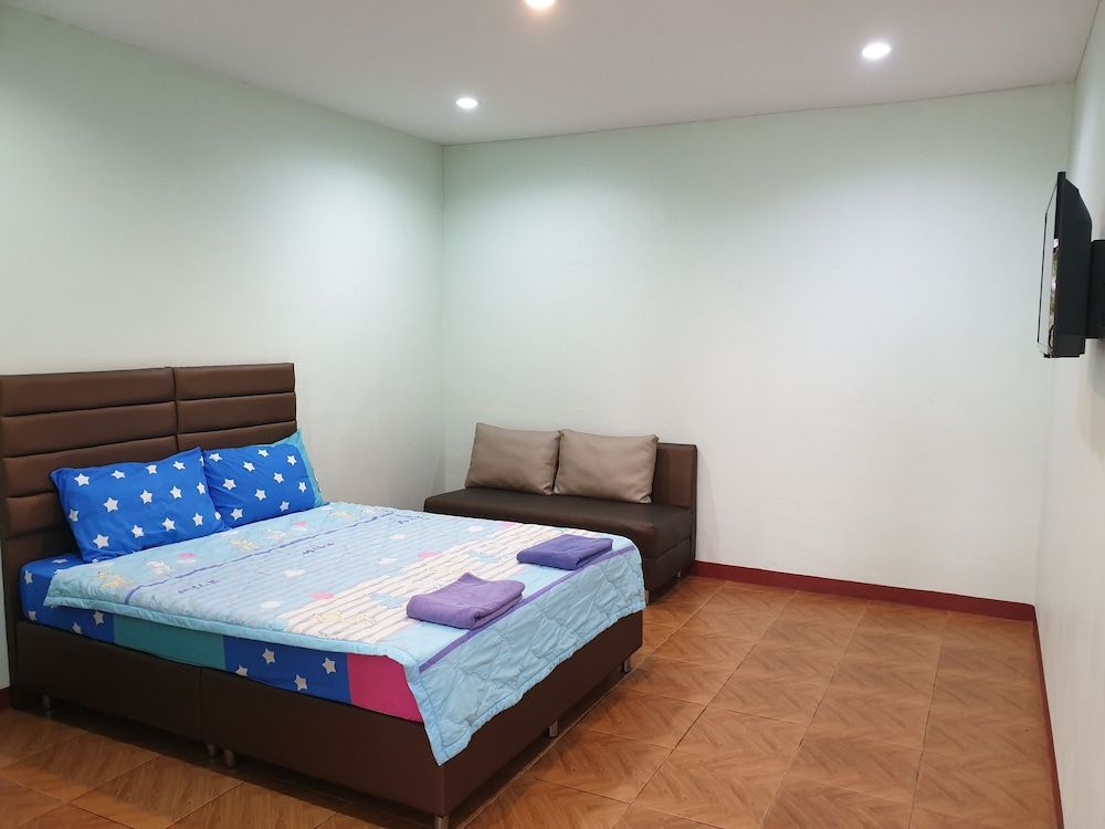 Friend's House Resort Standard Room