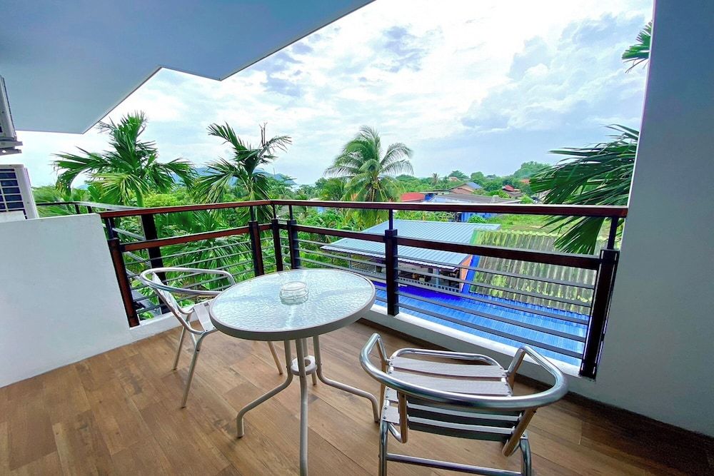 Aqua Resort Deluxe Twin Room 7