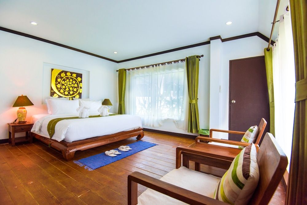 Deluxe Family Room