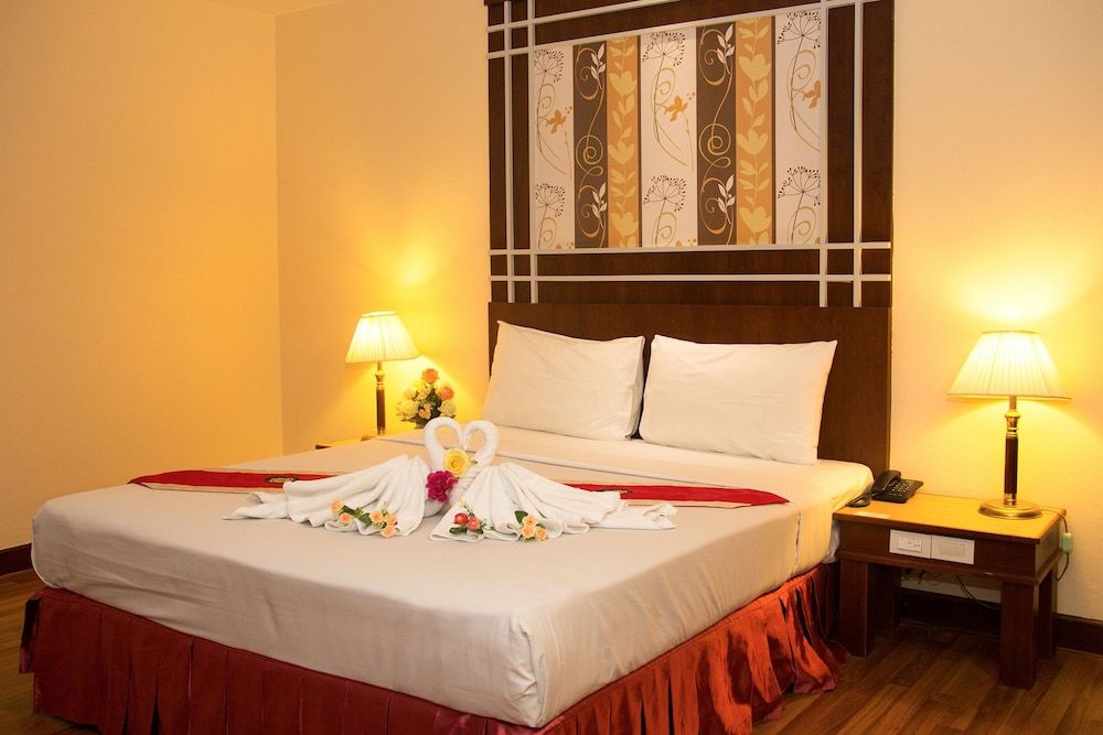 Friendlytel Hotel Royal Suite Room 5