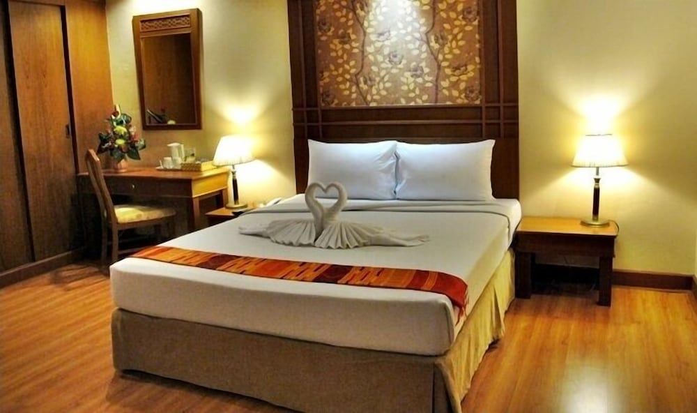 Friendlytel Hotel Royal Suite Room 6