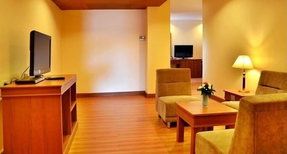 Friendlytel Hotel Royal Suite Room 12