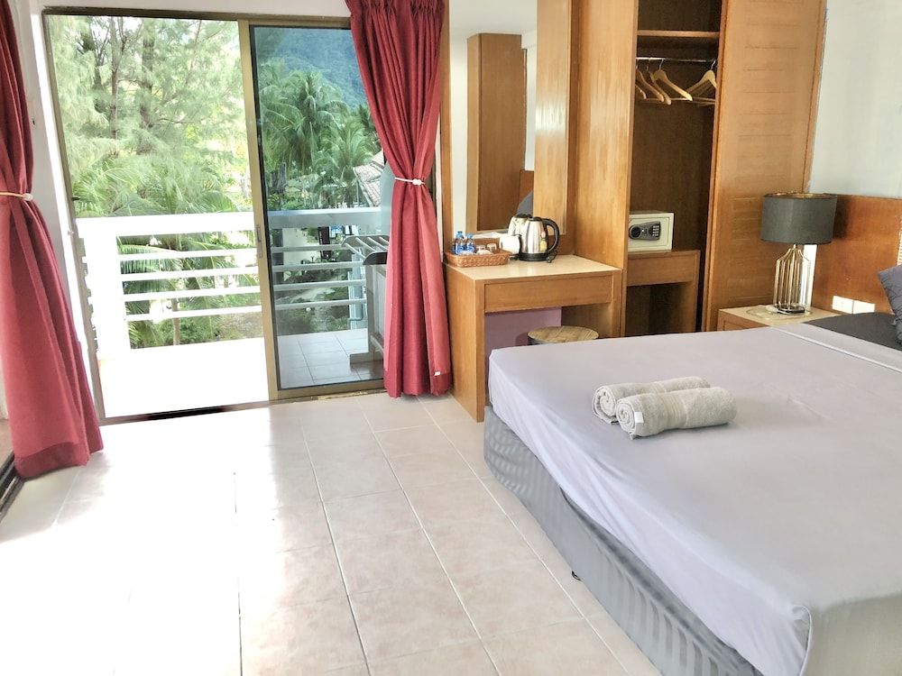 undefined Benjamin Resort 6