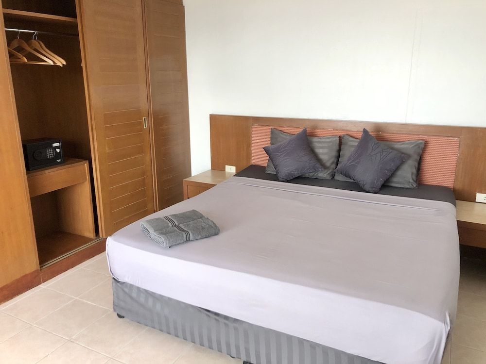 undefined Benjamin Resort 4