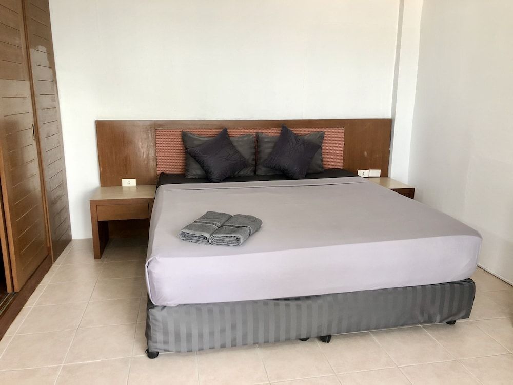 undefined Benjamin Resort 7