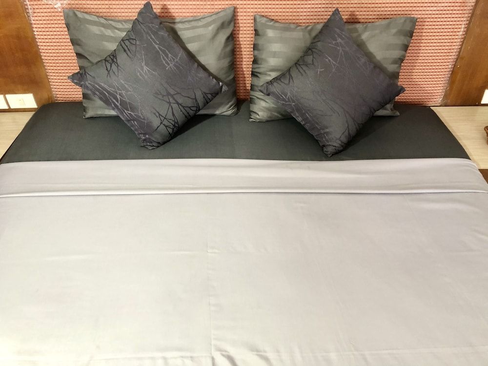 undefined Benjamin Resort 7