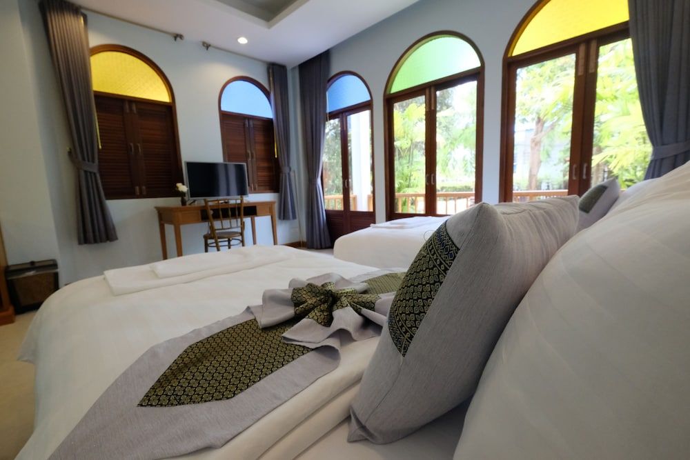 Baan Imm Sook Resort Deluxe Double Room, 1 King Bed, Refrigerator, Garden View 4