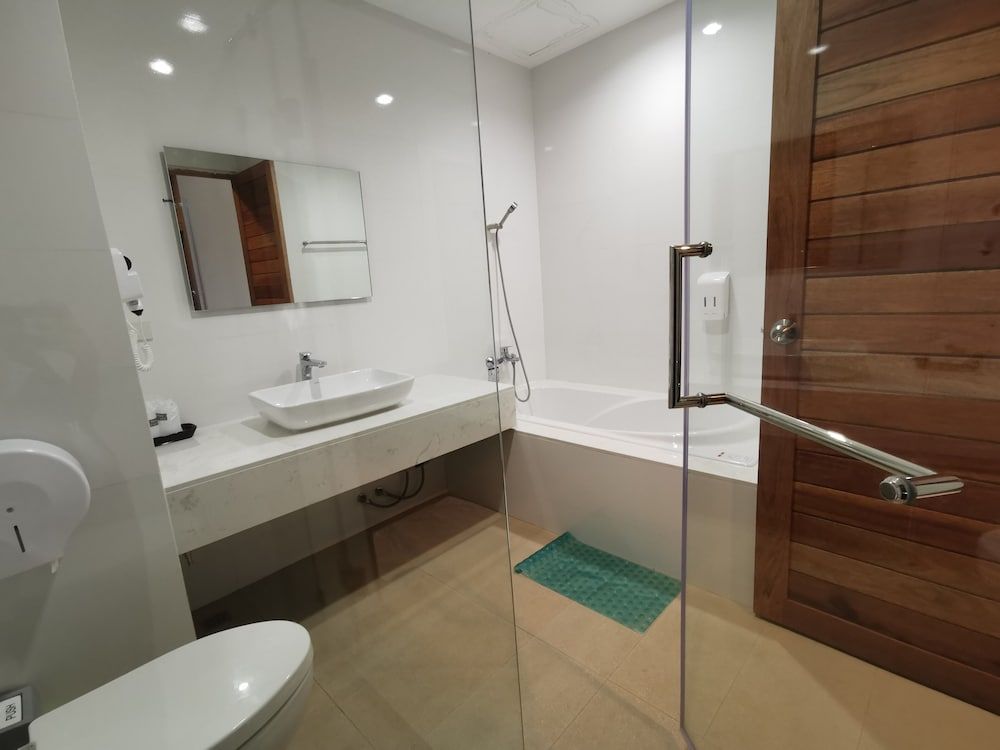 Nana Beach Hotel Superior Room, 2 Bedrooms 3