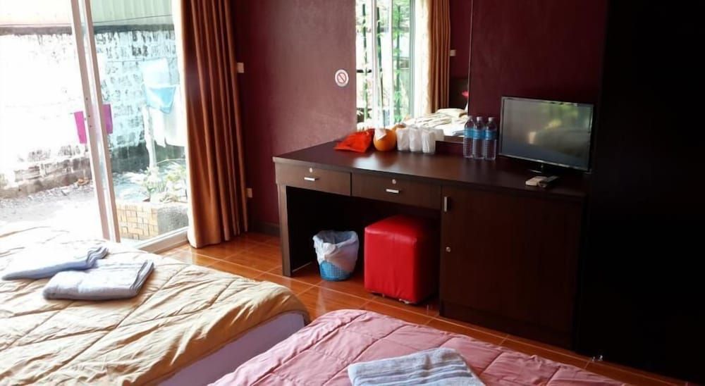 Kham Phai House Standard Triple Room 7