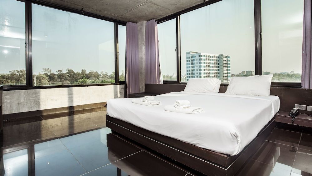 undefined B2 Black Business & Budget Hotel 9