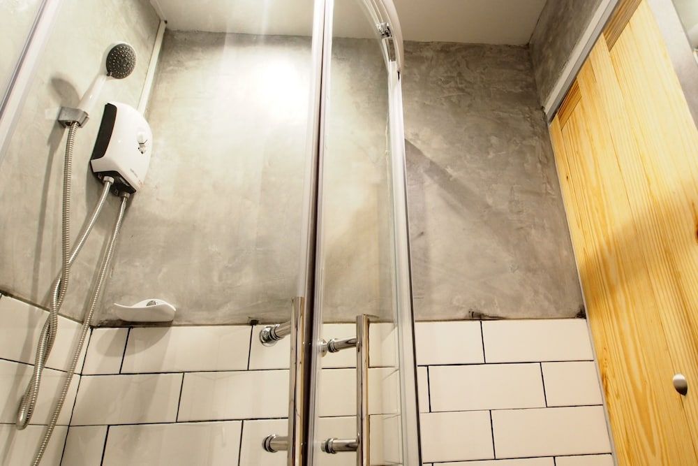 Sribumpen+ Deluxe Double Room 5