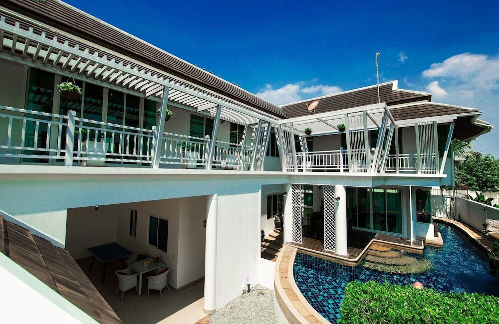 undefined PARADISE Pool Villa Pattaya in Tropicana Village 3
