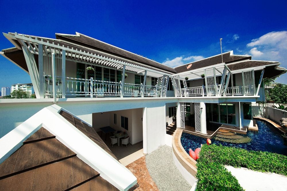undefined PARADISE Pool Villa Pattaya in Tropicana Village 2