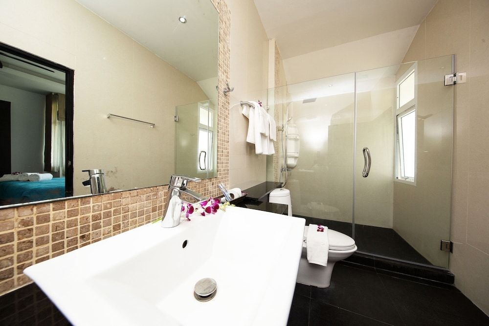 PARADISE Pool Villa Pattaya in Tropicana Village Family Villa, 6 Bedrooms, Private Pool, Pool View 28