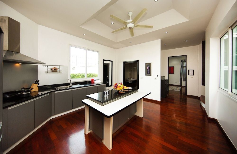 undefined PARADISE Pool Villa Pattaya in Tropicana Village 8