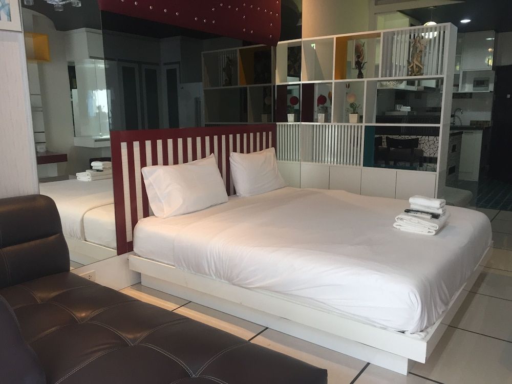 View Talay 6 Condominium by Honey Studio, Kitchenette 4