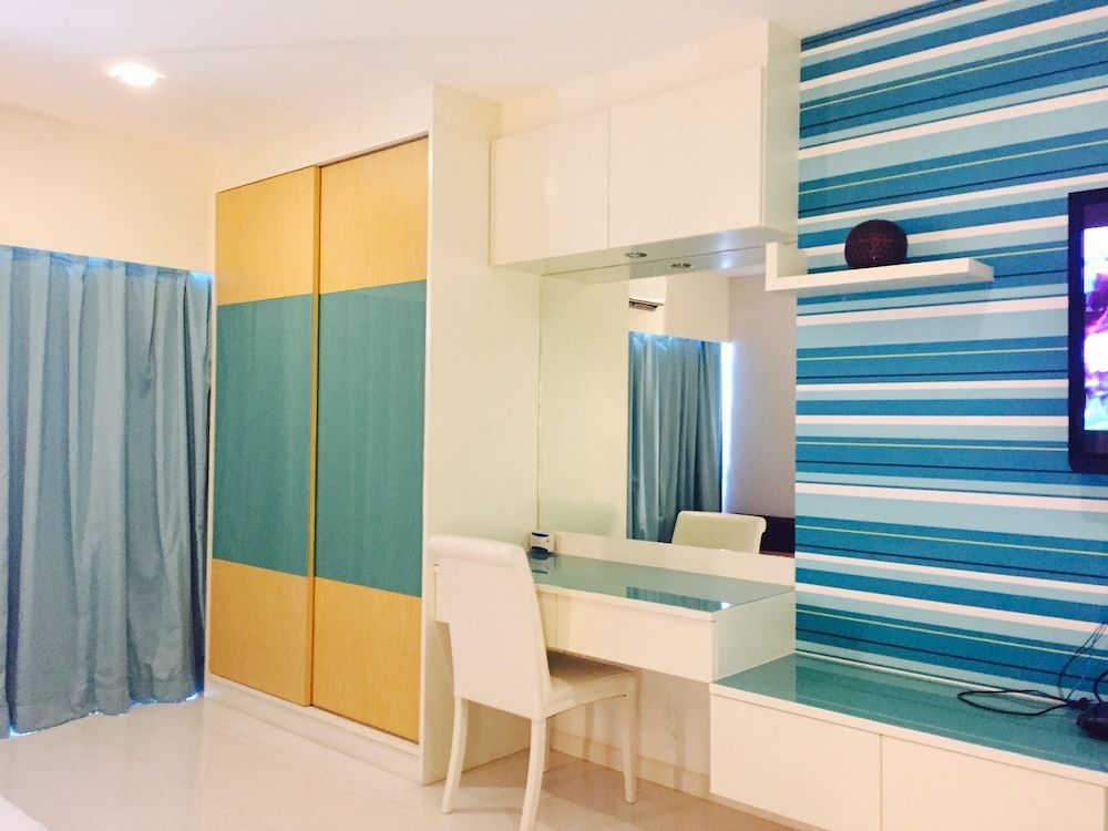 View Talay 6 Condominium by Honey Studio, Kitchenette 14