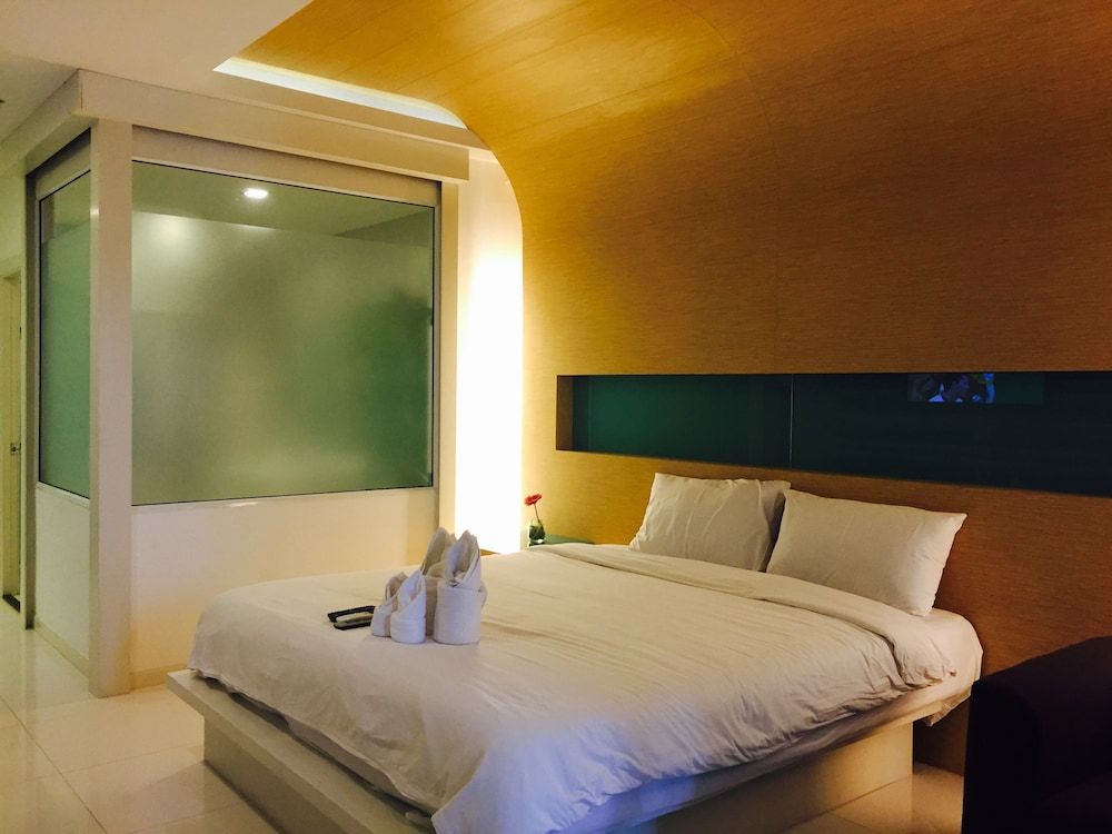 View Talay 6 Condominium by Honey Studio, Kitchenette