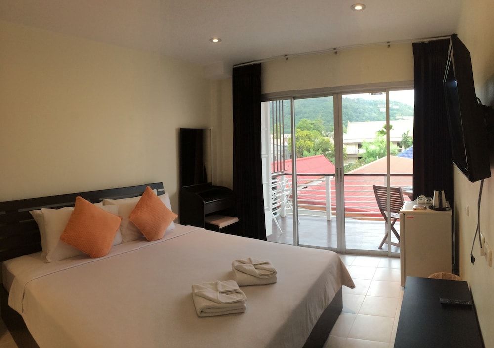 undefined Glitter House