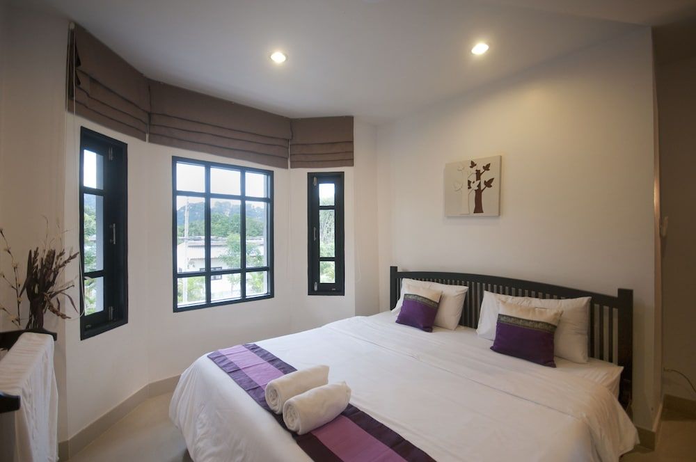 Baan Santhiya Private Pool Villas Villa