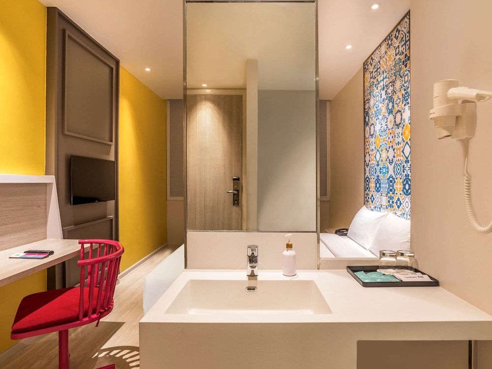 ibis Styles Phuket City Hotel Standard Room, 1 Double Bed 4