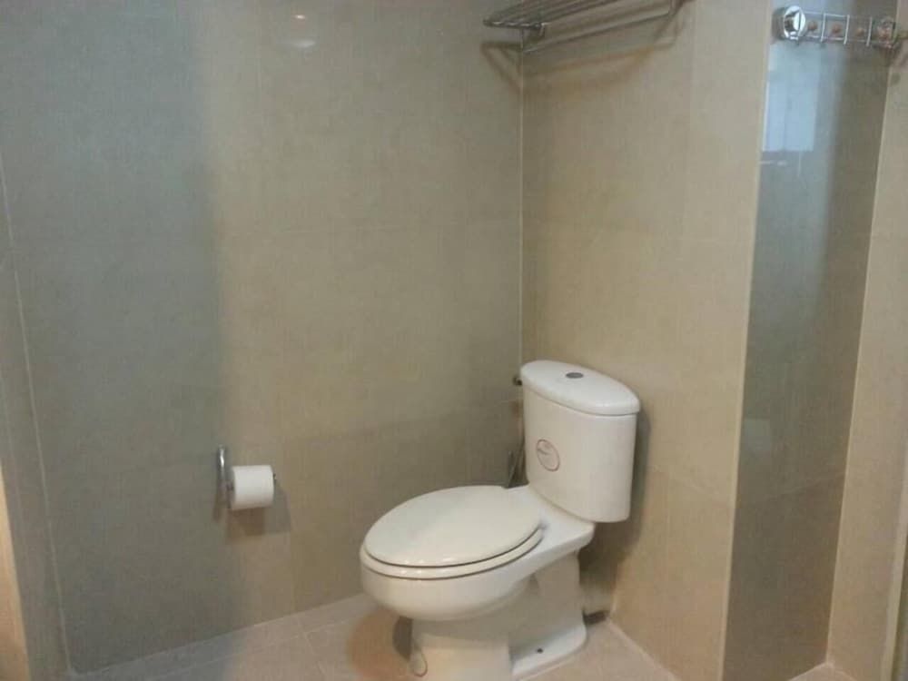 Baan Sathorn Riverfront Apartment, River View 3