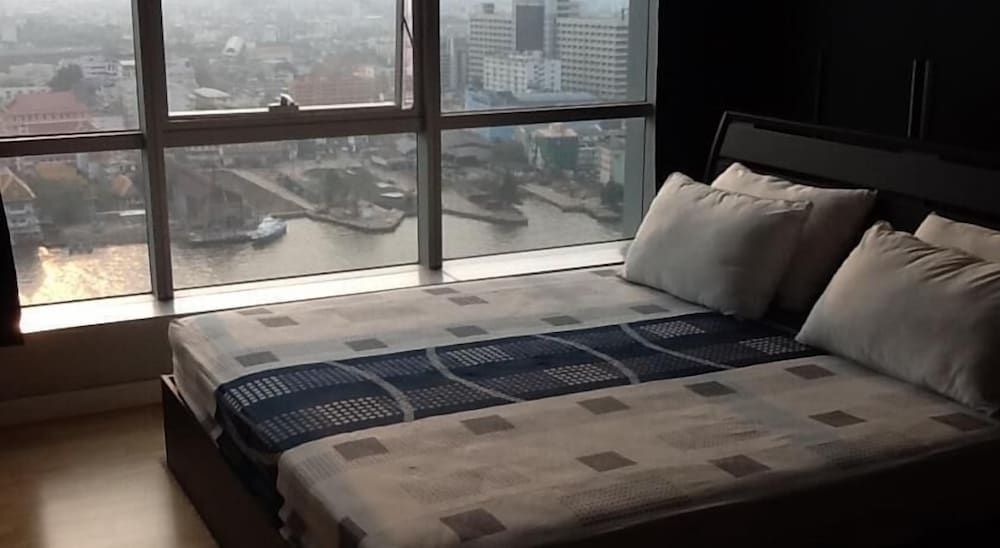 Baan Sathorn Riverfront Apartment, River View 4