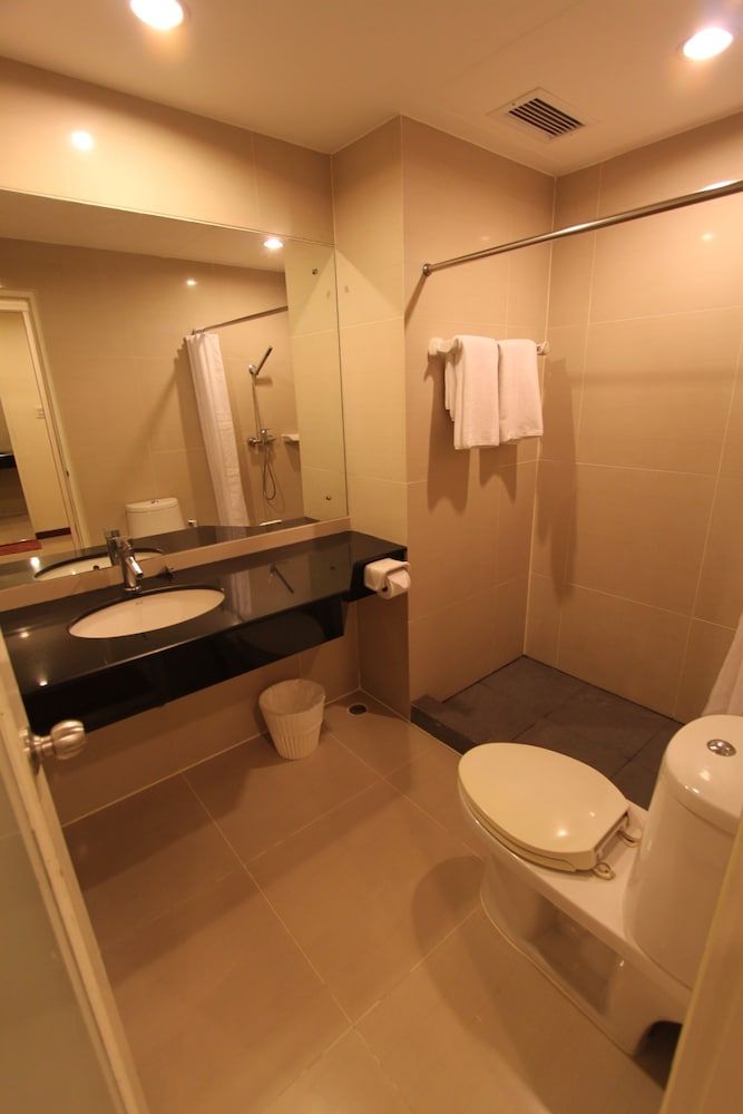 The Royal Bee Apart Hotel Deluxe Double Room 7