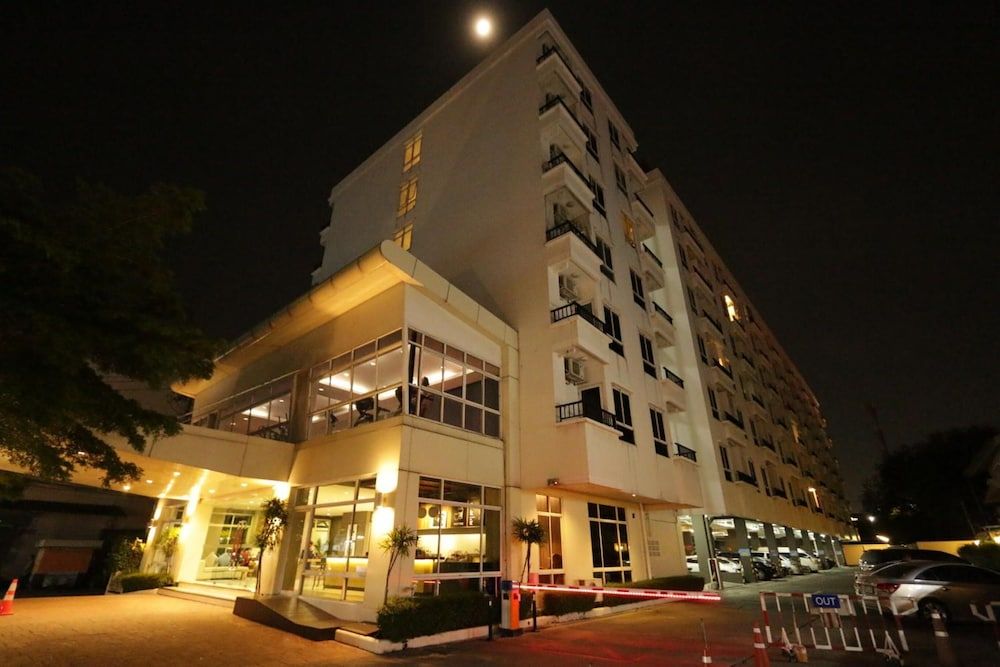 undefined The Royal Bee Apart Hotel 7