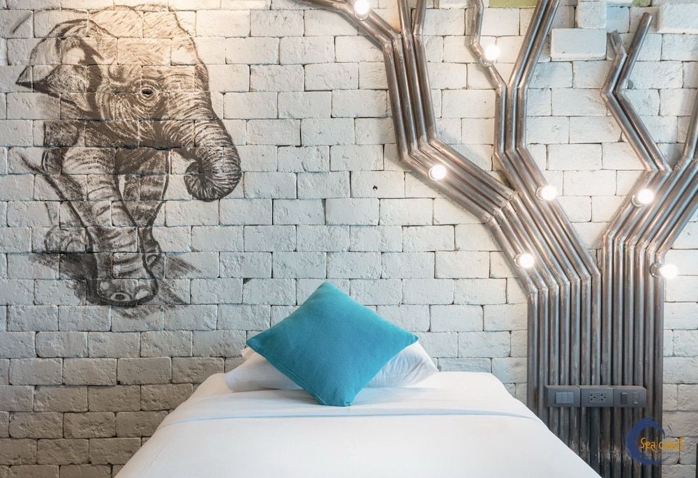 Sea Crest By Jomtien Premier Deluxe City View 2