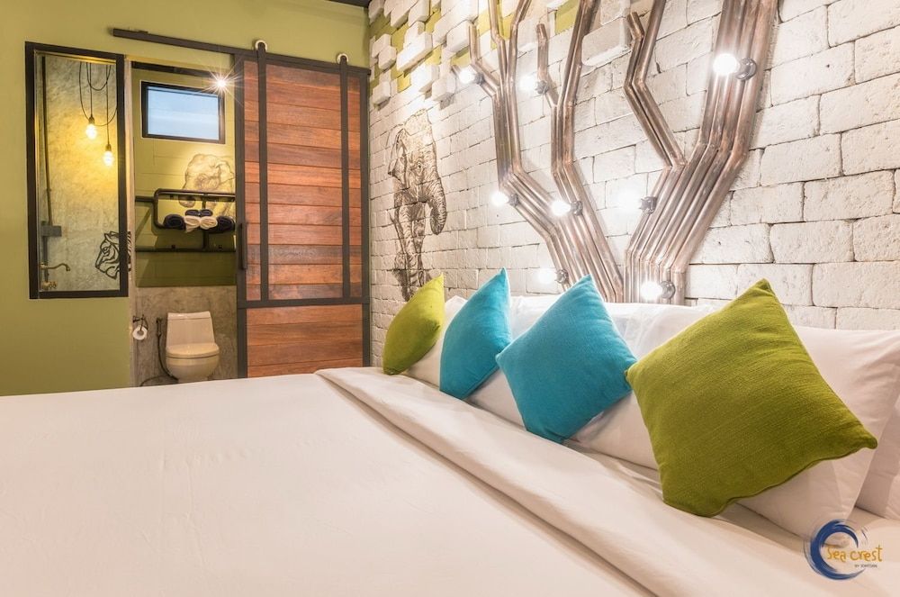 Sea Crest By Jomtien Premier Deluxe City View 5