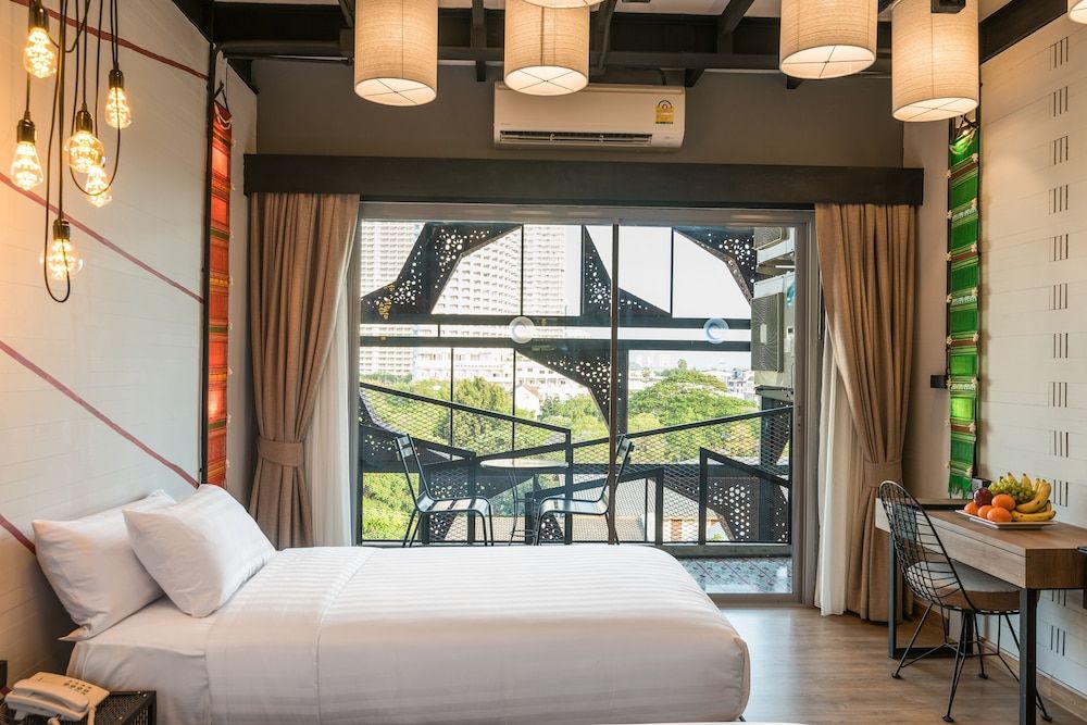 Sea Crest By Jomtien Premier Deluxe City View 12