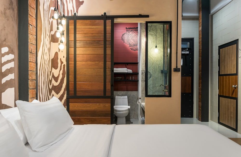 Sea Crest By Jomtien Premier Deluxe City View 18