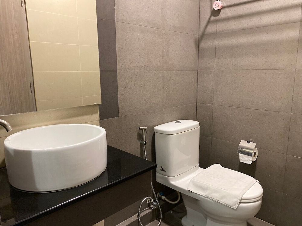 Tara Park Resotel Junior Suite, 1 King Bed 5