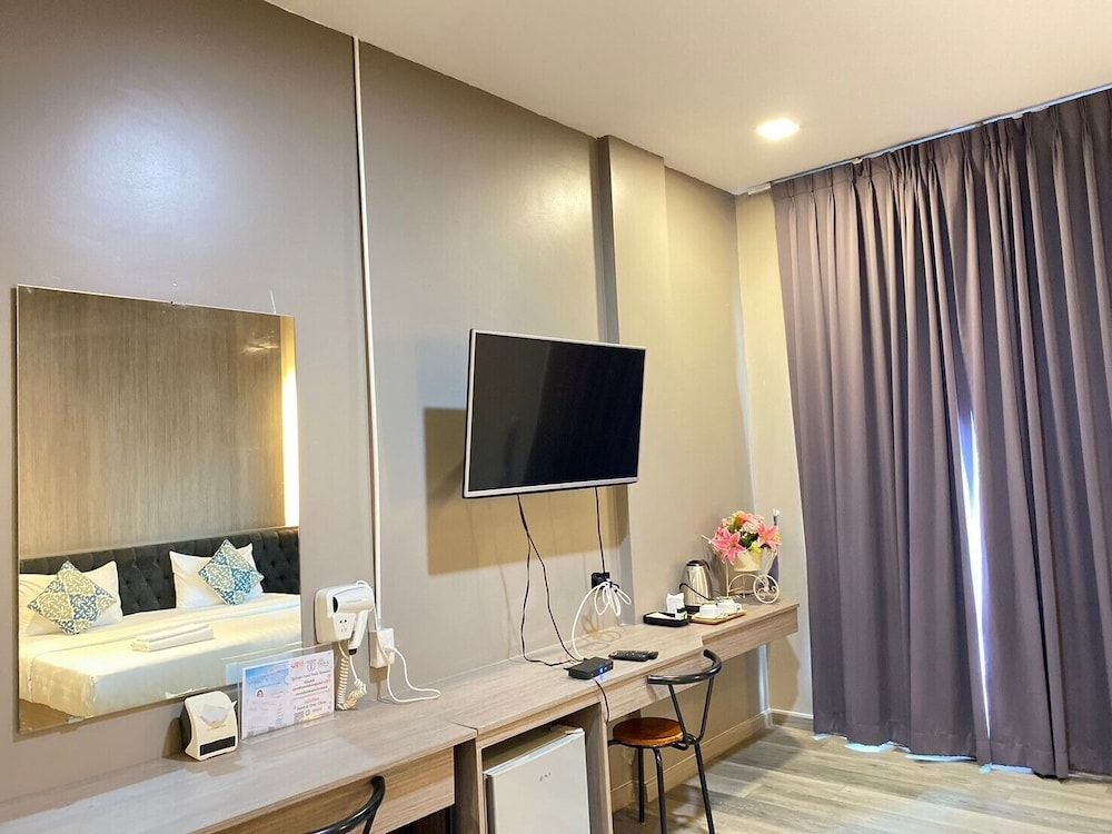 Tara Park Resotel Junior Suite, 1 King Bed 7