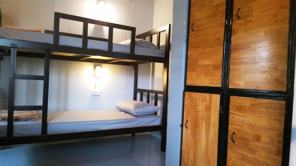 Baan Hostel Mixed dorm 4 bed 11