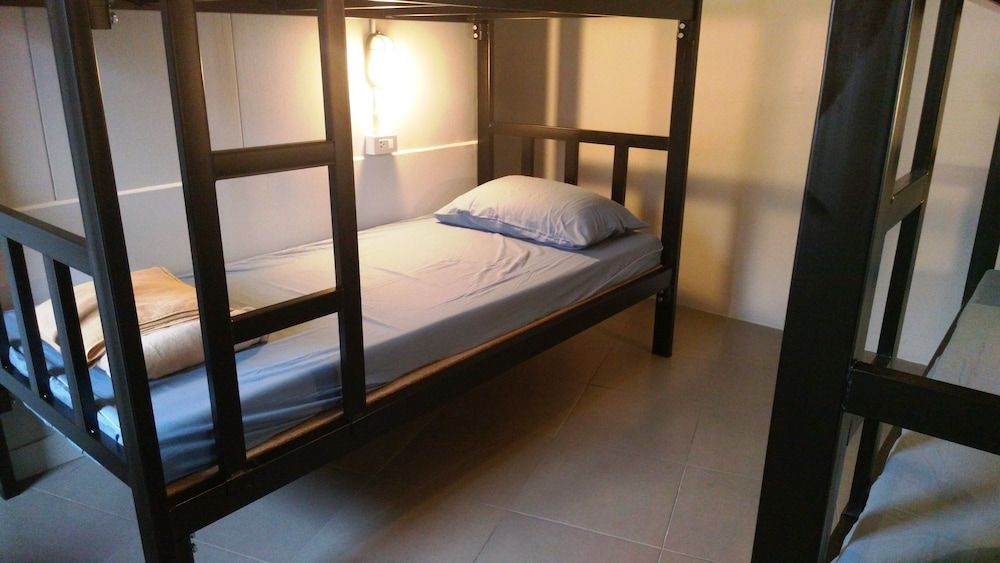 Baan Hostel Mixed dorm 4 bed 8