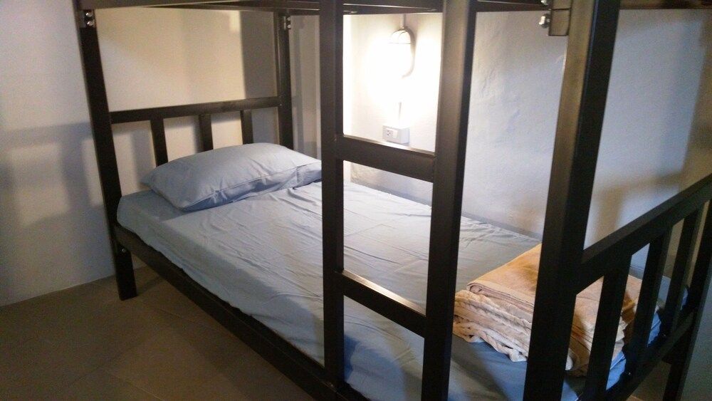 Baan Hostel Mixed dorm 4 bed 7