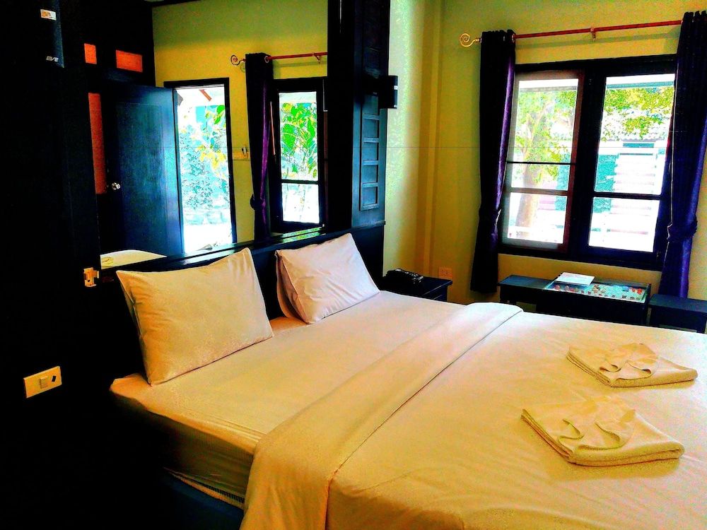 Nice Resort Pattaya Superior Double Room 4
