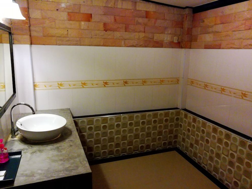 Nice Resort Pattaya Superior Twin Room 5