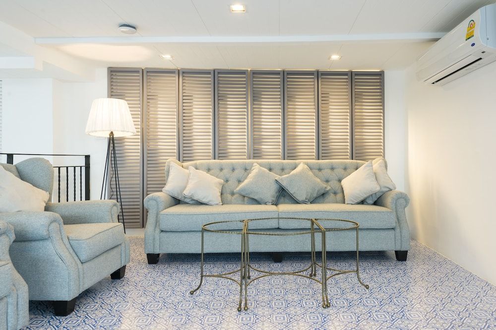 undefined White Ivory Bed & Breakfast 9