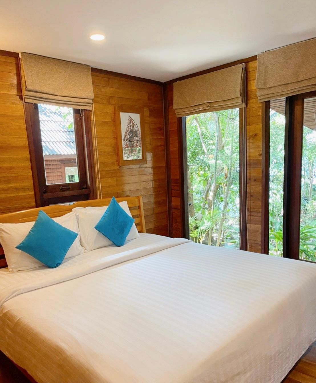 Wooden Bungalow with Garden View